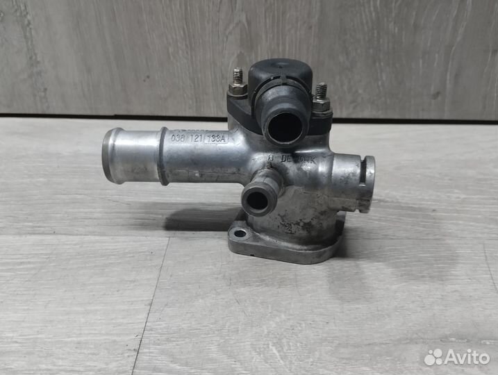 Фланец (тройник) системы охлаждения Audi A6 C5