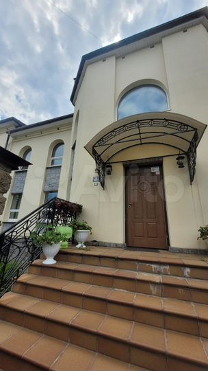 Коттедж 330 м² на участке 12 сот.