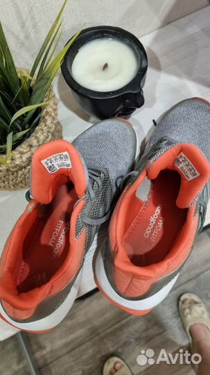 Кроссовки женские