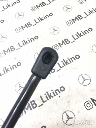 Амортизатор двери багажника левый Mercedes Ml W164