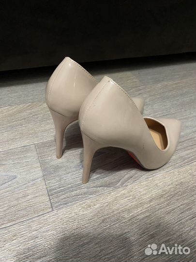 Туфли на шпильке (лабутены) женские 38 размер