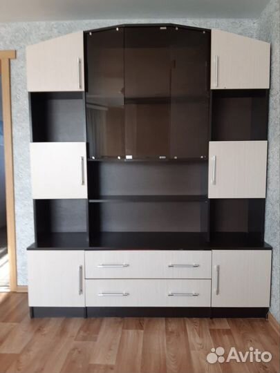 Стенка в гостиную