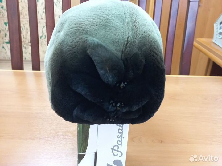 Женская зимняя шапка