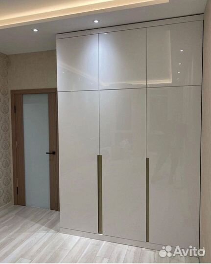 Шкаф распашной современный от фабрики