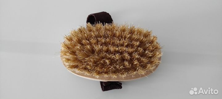 Антицеллюлитная щетка для сухого массажа