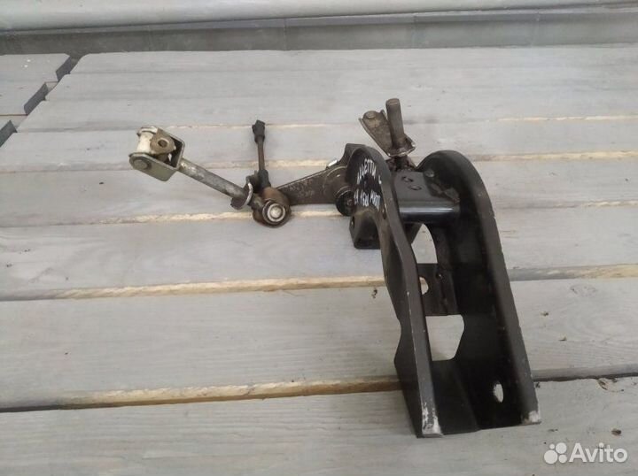 Кронштейн двигателя задний Chevrolet Lacetti