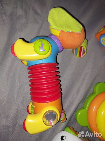 Развивающие игрушки для малышей пакетом