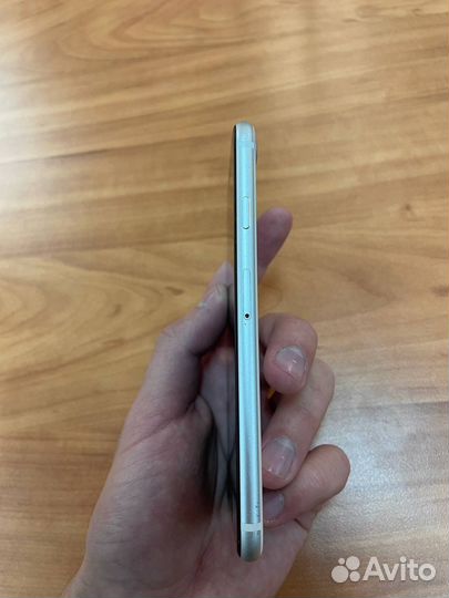 iPhone SE (2020), 64 ГБ