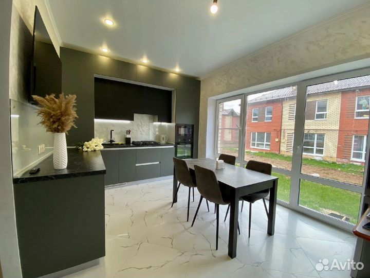 Угловая кухня на заказ. Фабрика