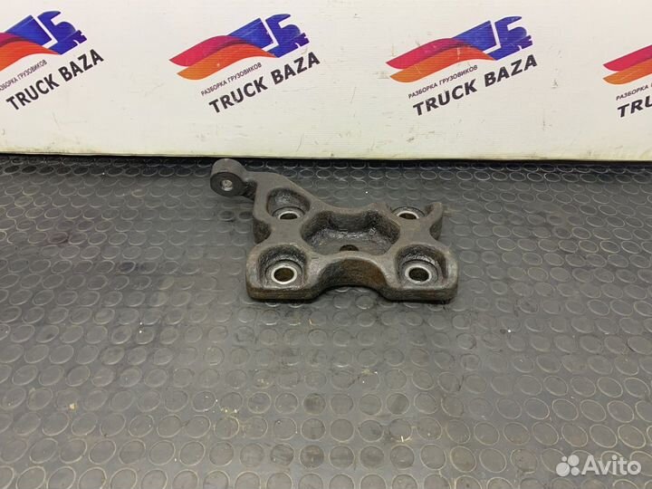 Кронштейн заднего амортизатора левый