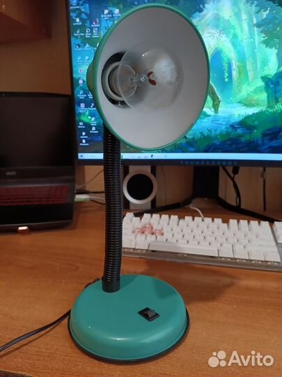 Настольный светильник 220В, работает с лампой E27