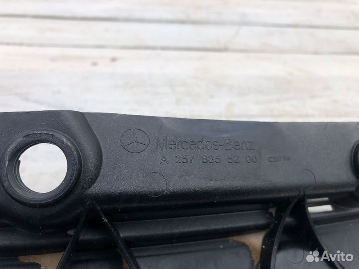 Mercedes CLS C257 17- Кронштейн бампера LH и RH