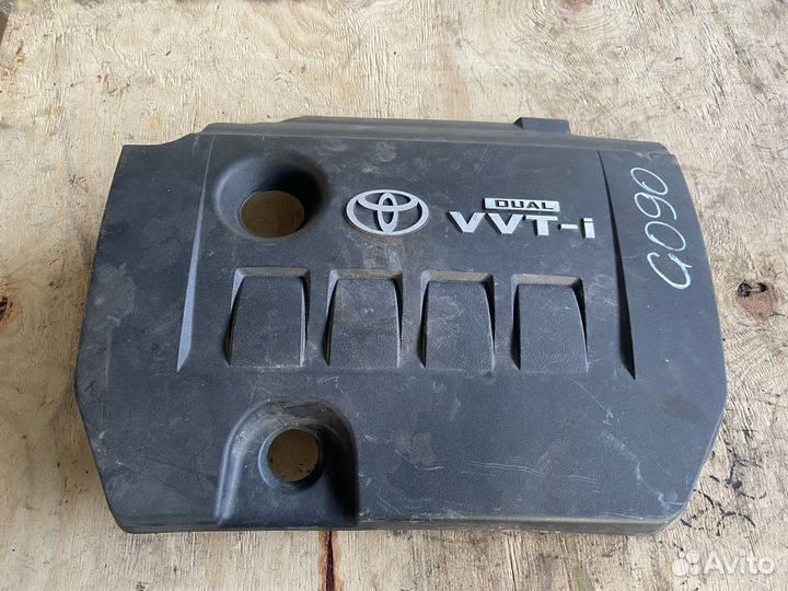 Декоративная крышка двигателя Toyota Corolla