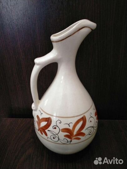 Глиняный кувшин