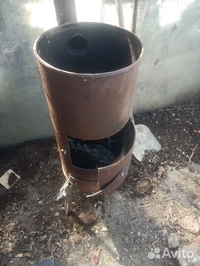 Печь для казана с трубой из газового балона