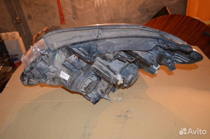 Опель мокка фара прав