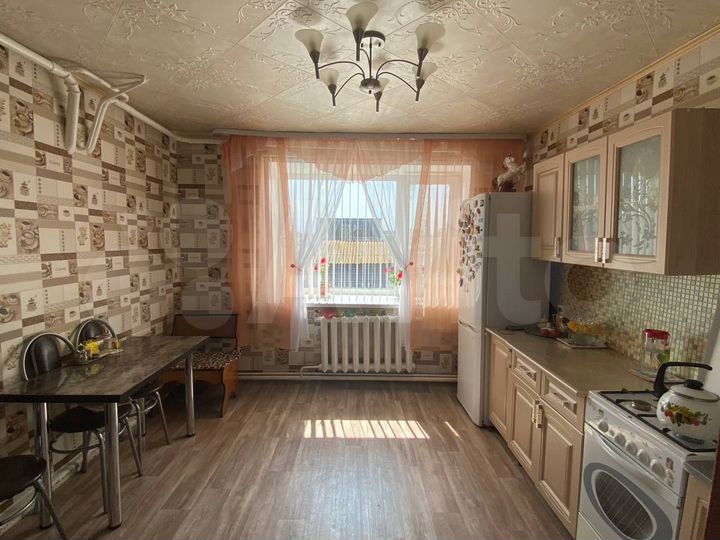 3-к. квартира, 82 м², 1/1 эт.