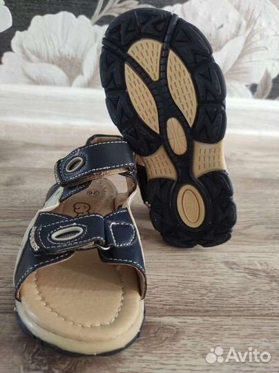 Сандали новые