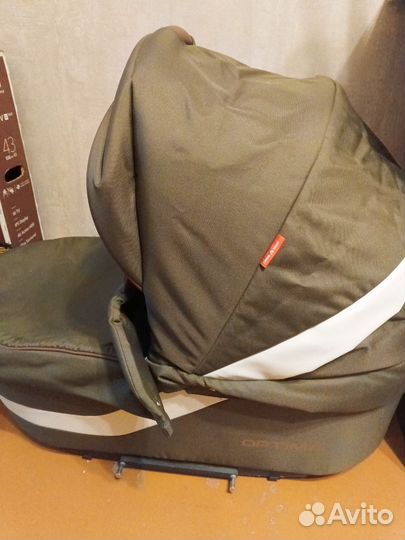 Коляска 3 в 1 с автолюлькой