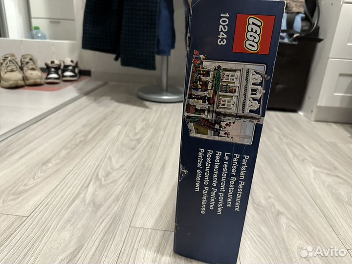 Lego Creator Parisian Restaurant 10243