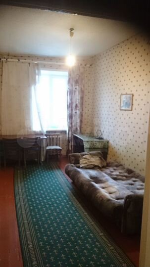 Комната 16 м² в 3-к., 4/4 эт.