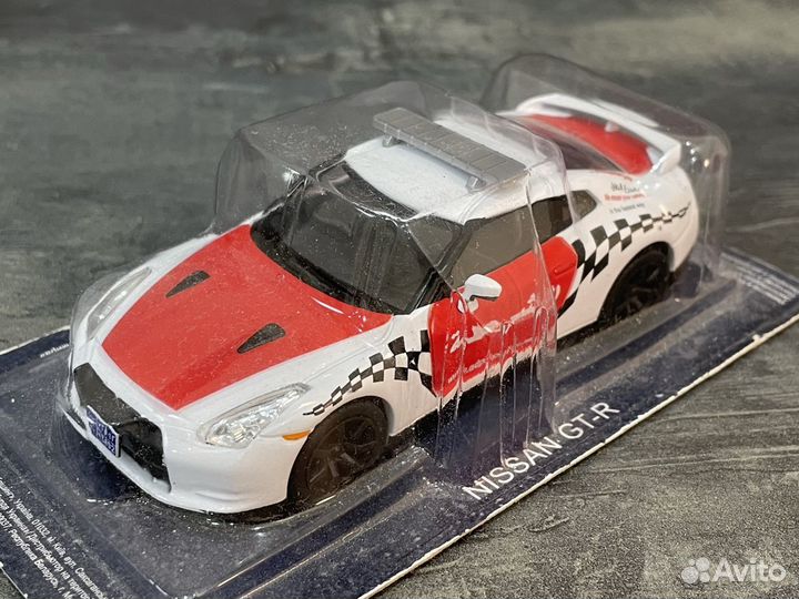 Модель Nissan GT-R R35 Police DeAgostini 1/43
