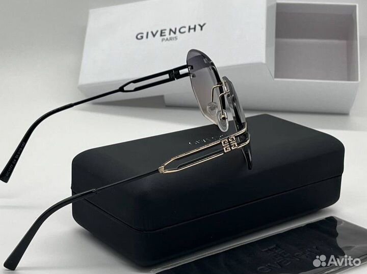 Солнцезащитные очки givenchy