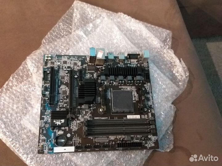 Материнская плата