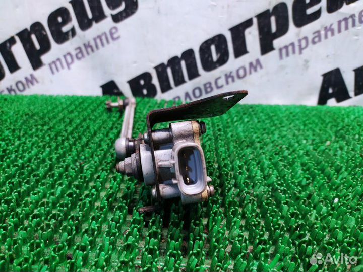 Датчик высоты дорожного просвета задний Toyota