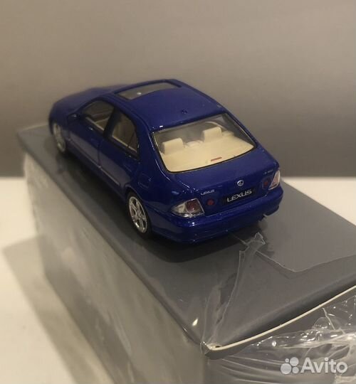 1/64 Lexus IS300 синий