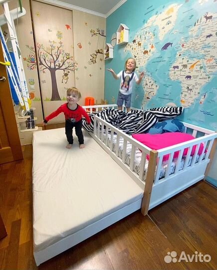 Детская кровать с бортиками