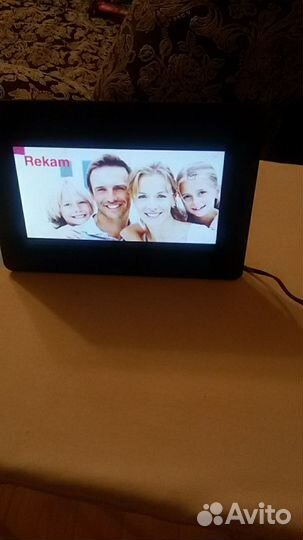 Цифровая рамка Rekam новая