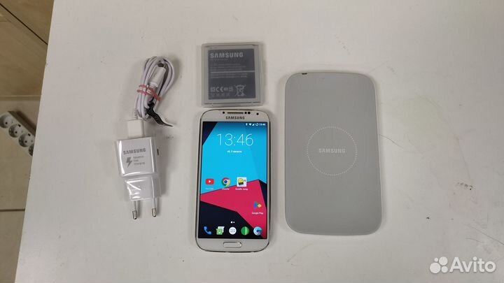 Samsung S4 (i9500) 16/2 гб, Android 7.1 + комплект