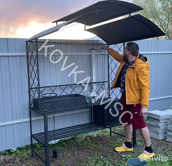 Мангал с крышей
