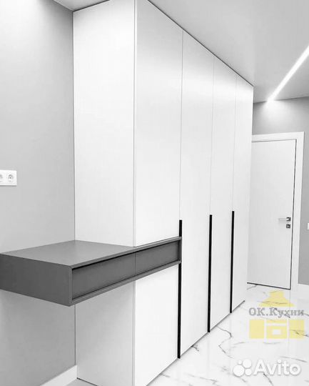 Шкаф купе с зеркалом