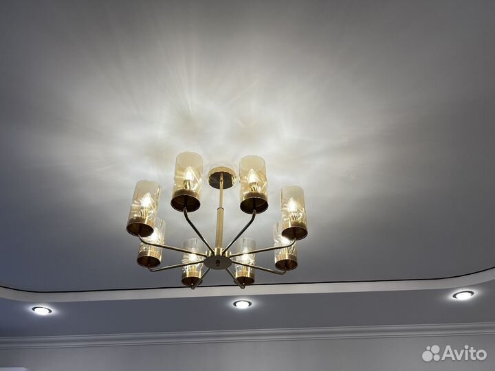 Люстра новая