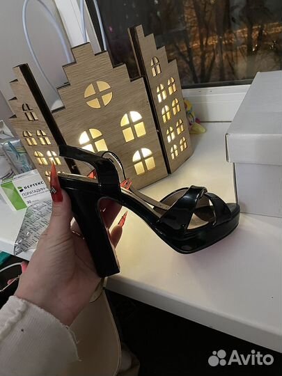 Босоножки женские 35 размер