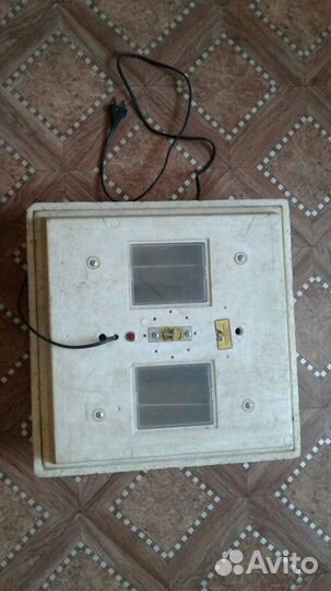 Инкубатор Nova-Bator