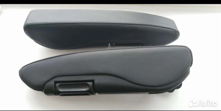 Подлокотник для сиденья