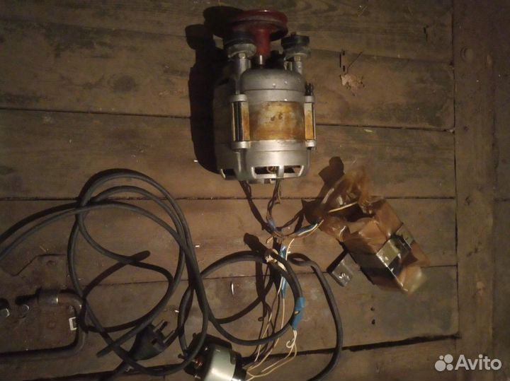 Электродвигатель от стиральной машины