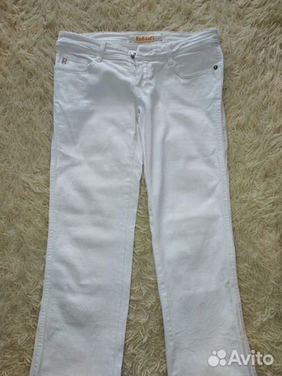 Белые джинсы