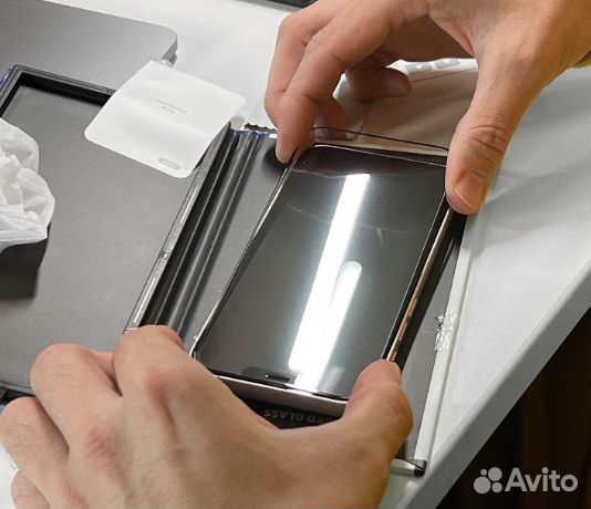 Защитные плёнки и стёкла для iPhone + поклейка