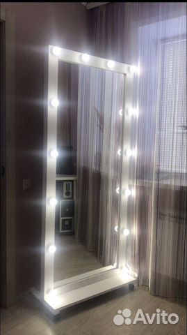 Гримерное зеркало из массива