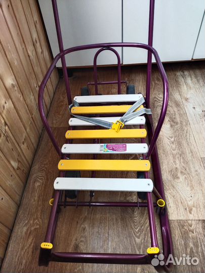 Продаю санку с колесами для ребенка