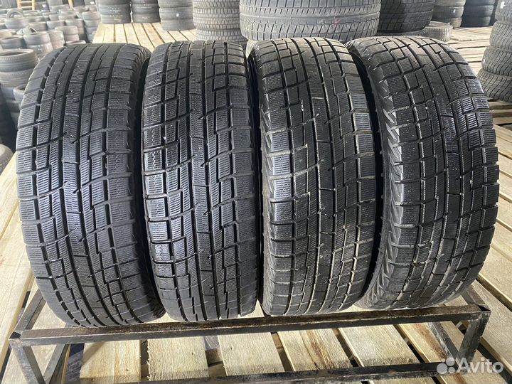 Yokohama Ice Guard IG30 215/60 R16