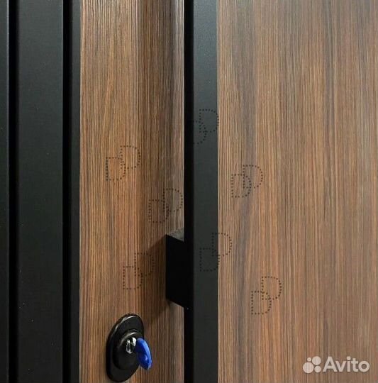 Уличная широкая входная дверь с терморазрывом