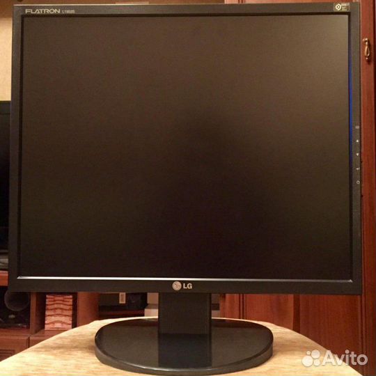 Монитор LG Flatron l1918s