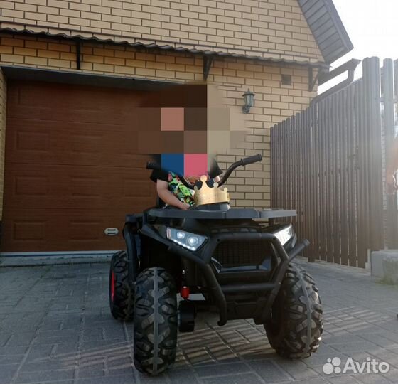 Детский квадроцикл на аккумуляторе