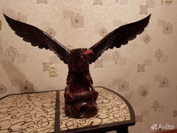 Резная фигура из дерева - 