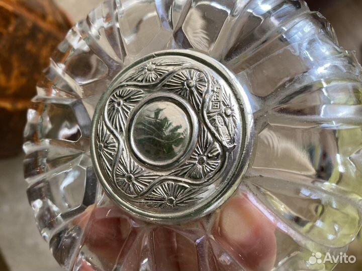 Хрустальная вазочка с крышкой